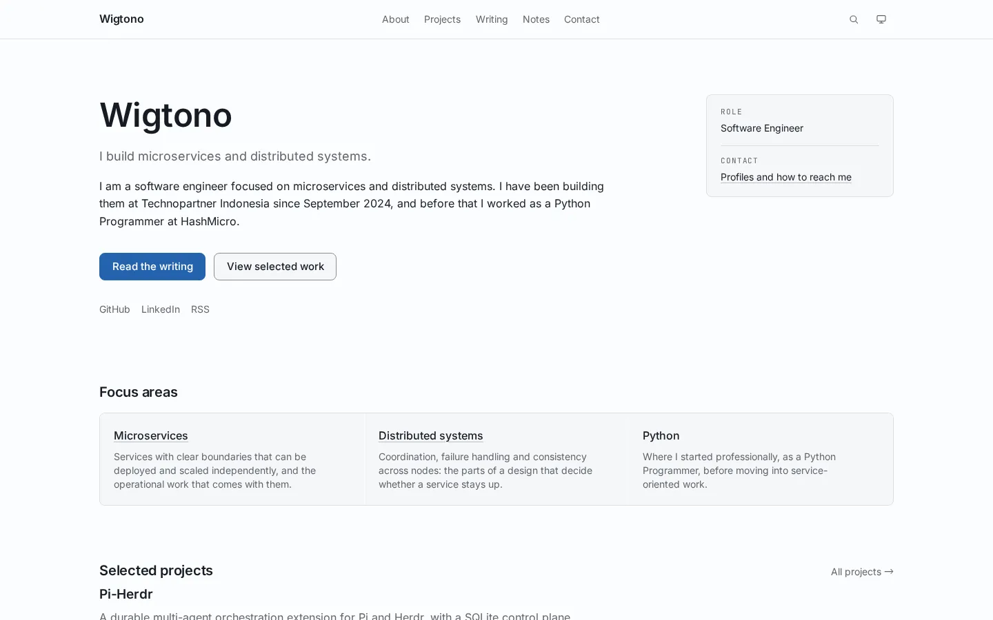 Screenshot of the home page: a wordmark and navigation bar, the author's name and role, two call-to-action buttons, and a panel listing role, location and contact